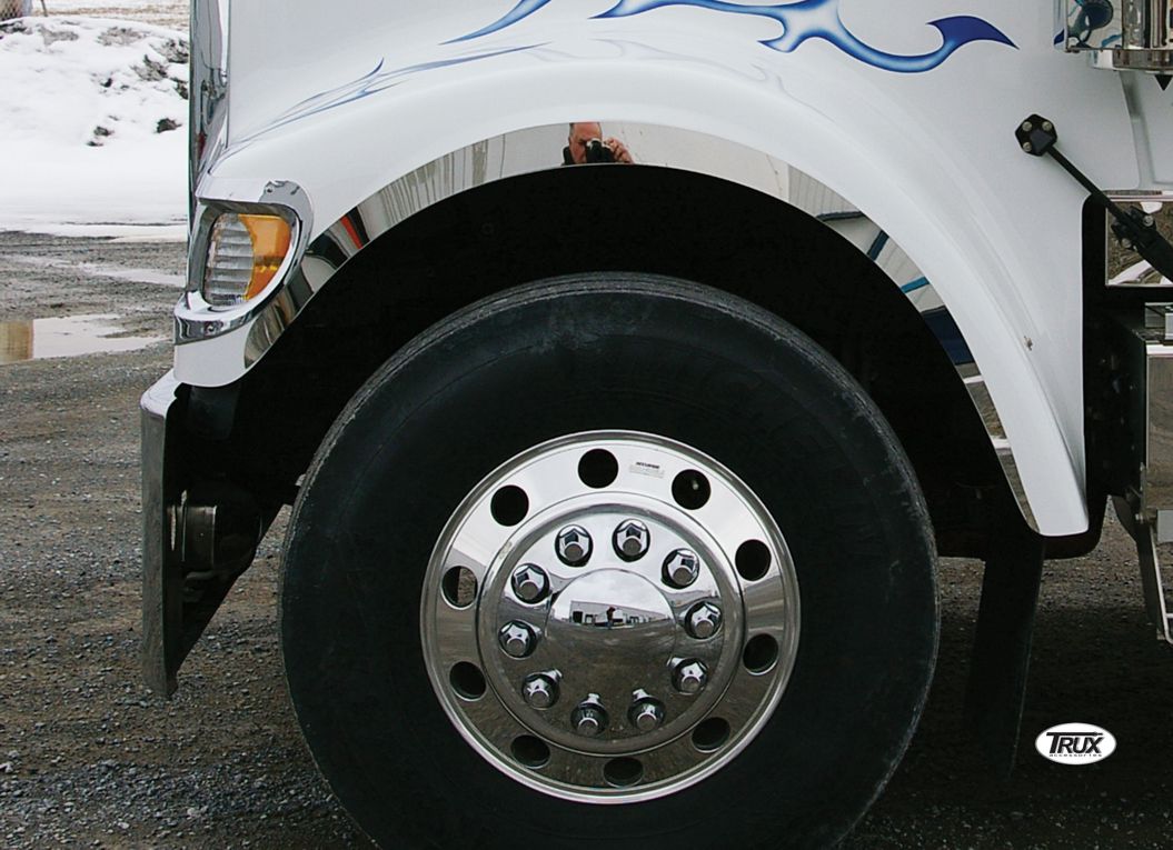 International, 9000 Series Front Side Fender Trim