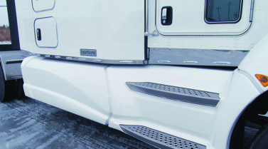 Kenworth, T660 86inch Cab, Sleeper & Extension Kit with 22 Slim Clear Flatline LED, Block Heater Hole, (2013+)