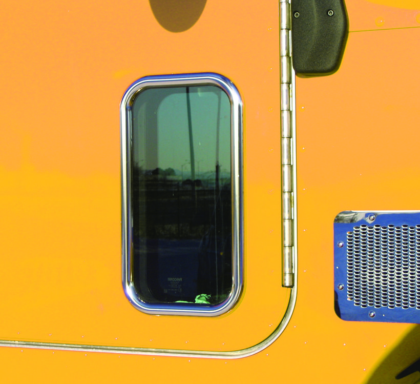 Peterbilt, Door Window Trim Bezel, (2005+)