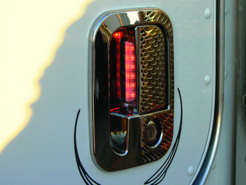 Door Handle Cover for PET & Kenworth, with 6 LED's, (Driver), Red