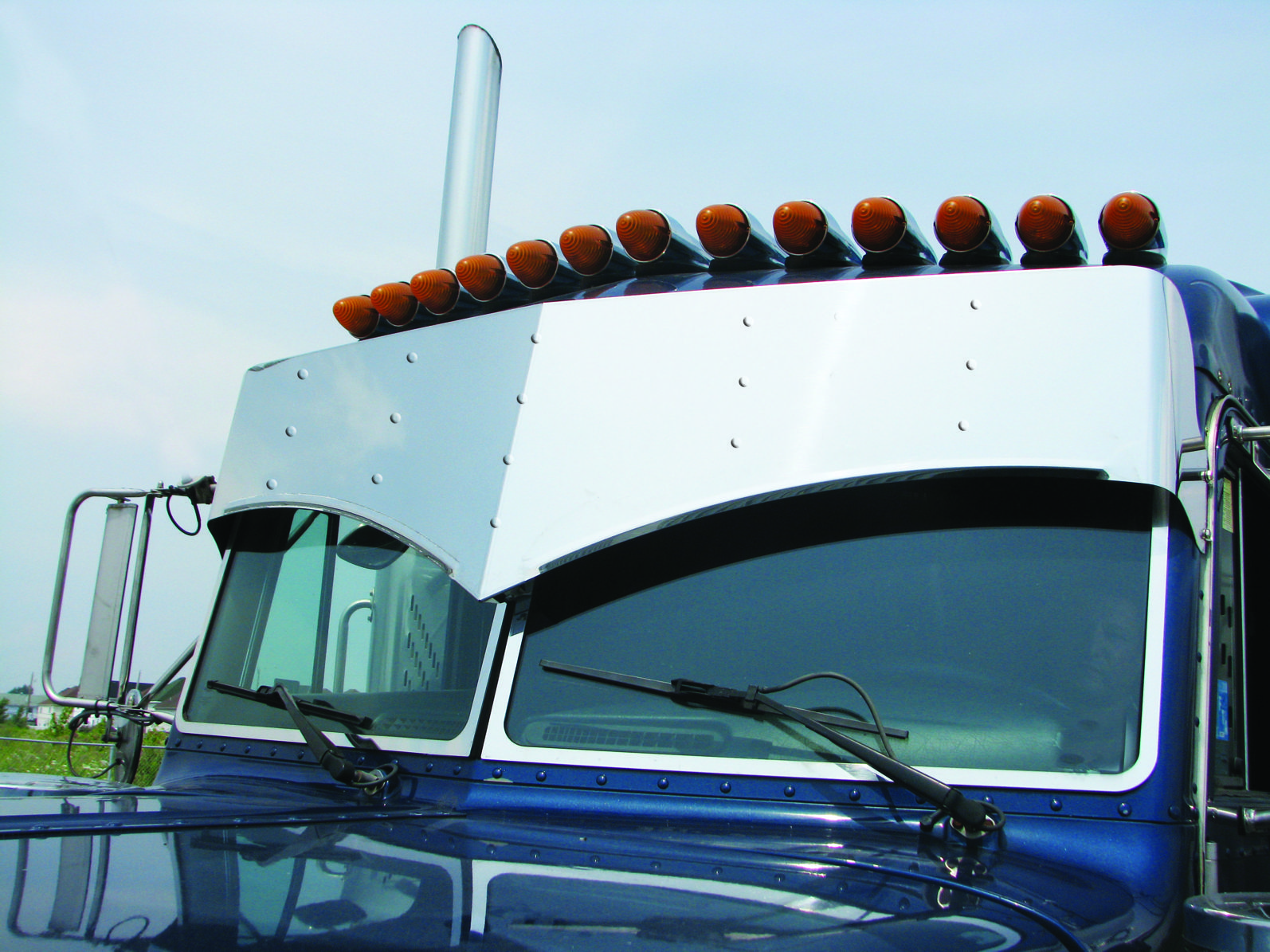 15 1, 2inch Stainless Batmaninch Style Peterbilt, 379 1 Bead Sunvisor