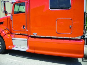 Peterbilt, 386 Cab, 70inch Sleeper & Extension Panel Kit with Chassis Fairings & 26 Small Infinity LED